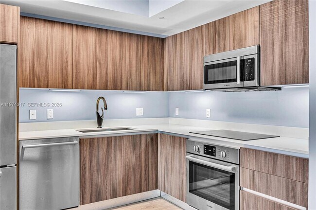 Foto del edificio - 488 NE 18th St