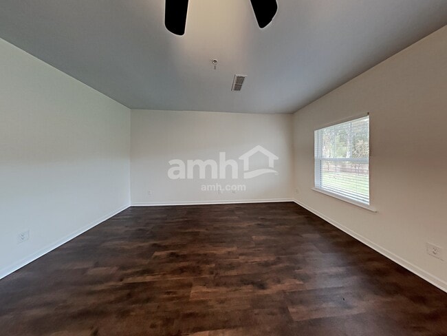 Foto del edificio - 108 Windyhill St