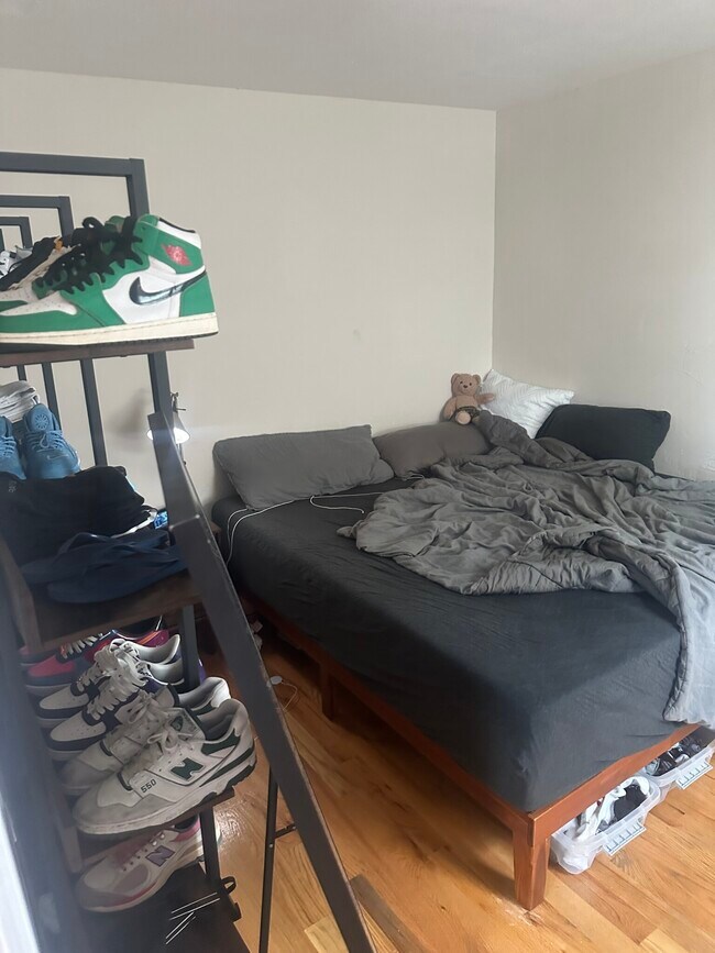 Foto del edificio - 506 E Broadway