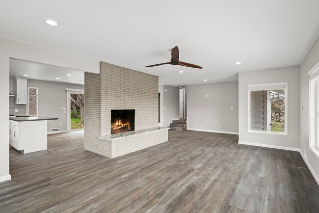 Building Photo - 2315 Armstrong Ln