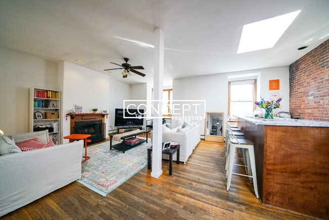 Foto del edificio - 486 Massachusetts Ave