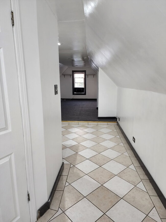 Foto del edificio - 3325 W 37th Pl