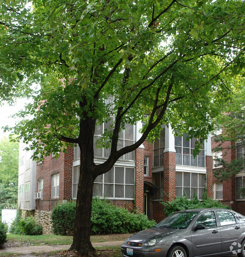Primary Photo - 5117-5119 Wyandotte St