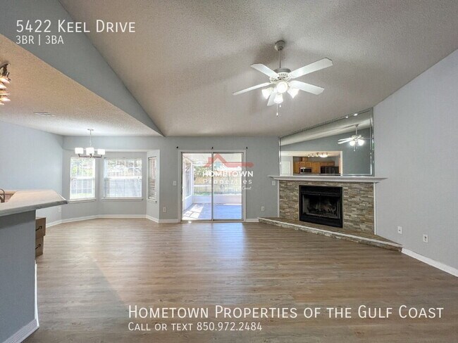 Foto del edificio - Spacious 3-Bedroom with 3 Full Baths in Pe...