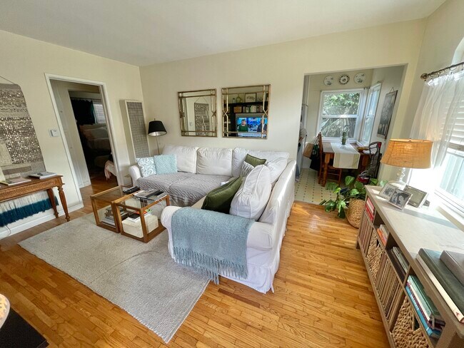 Foto del edificio - 1304 Bonnie Brae St