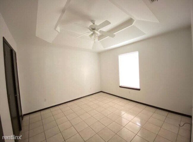 Building Photo - 2 br, 1 bath Apartment - 7114 Venus Dr