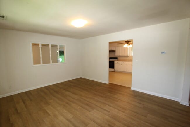 Building Photo - Single Family Home in Harpers Ferrry