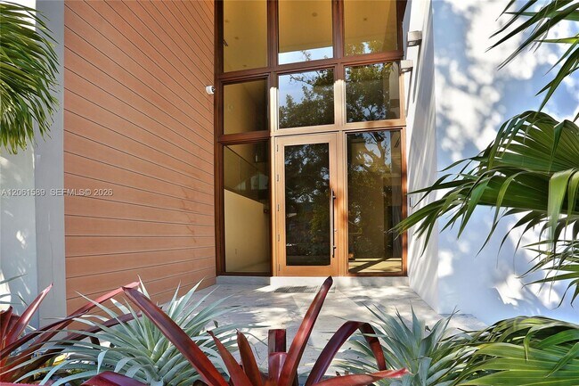 Foto del edificio - 121 Buttonwood Dr