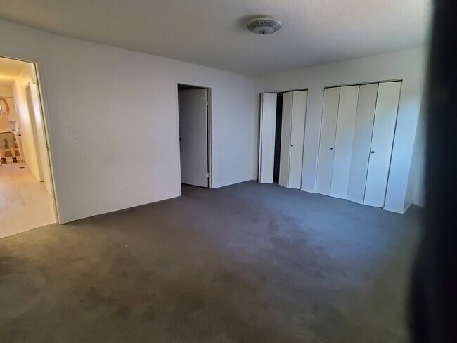 Building Photo - 1309 S 16th Ave