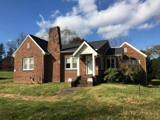 Building Photo - 1301 Old Columbus Road