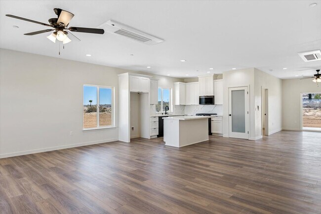 Foto del edificio - 10154 Joshua Blvd