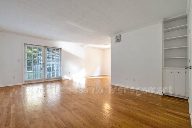 Foto del edificio - 1150 Collier Rd NW