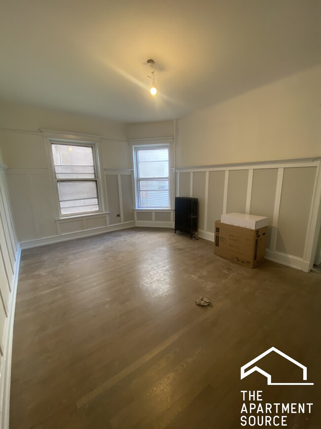 Building Photo - 4611 S Prairie Ave