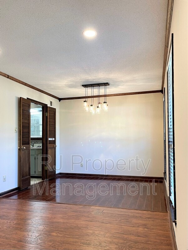 Photo - 2844 Marbry Dr House