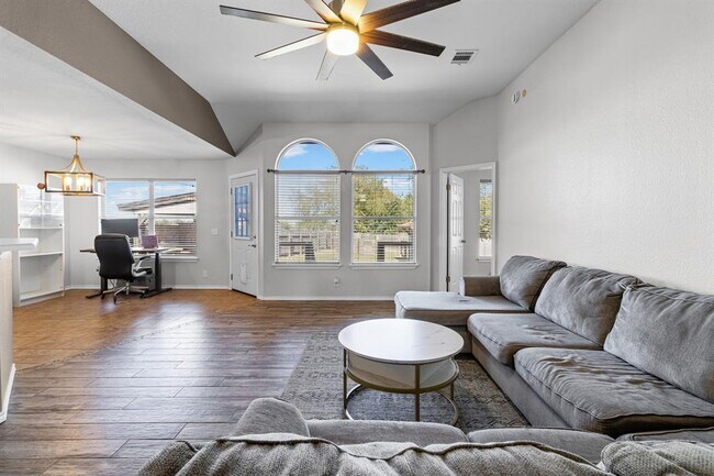 Foto del edificio - 1318 Settlers Valley Dr