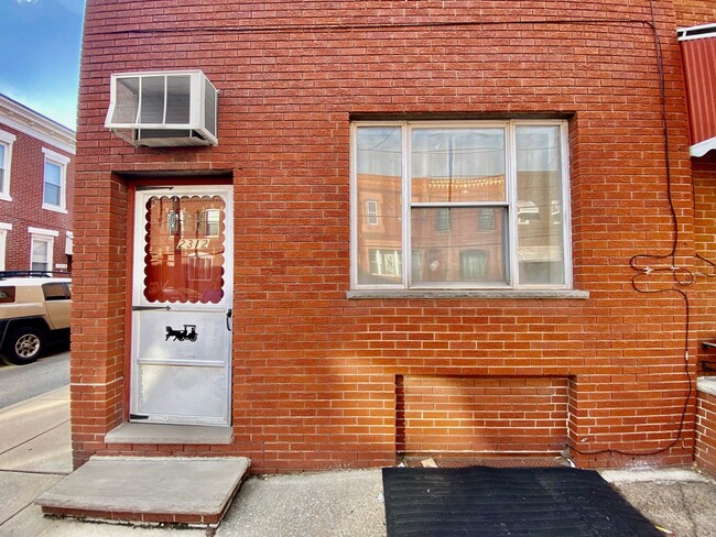 Building Photo - 2312 S 11th St