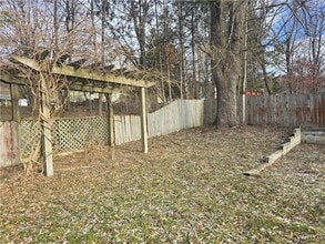 Building Photo - 205 Elmbrook Dr