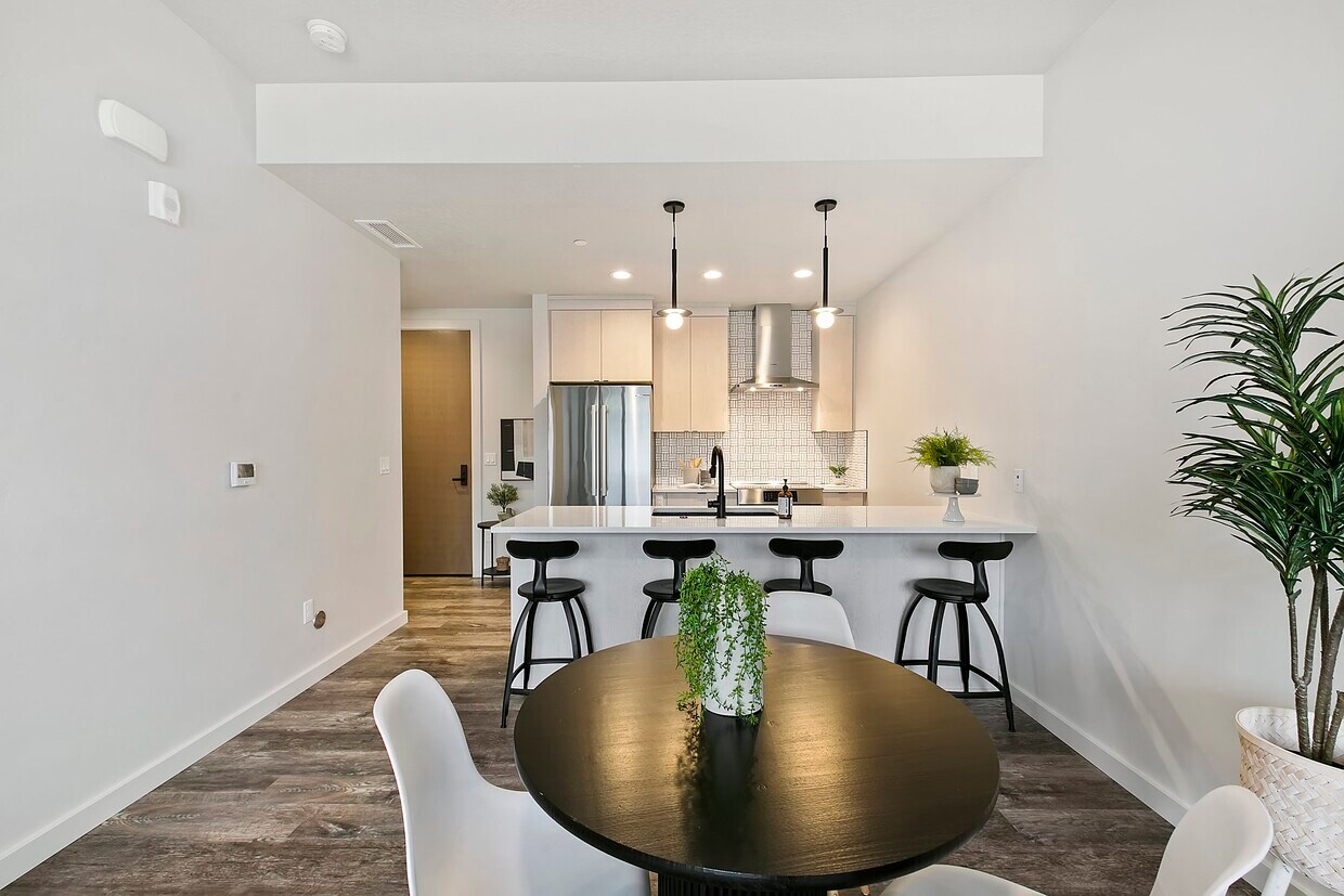 Foto principal - 3850 E Haystack St