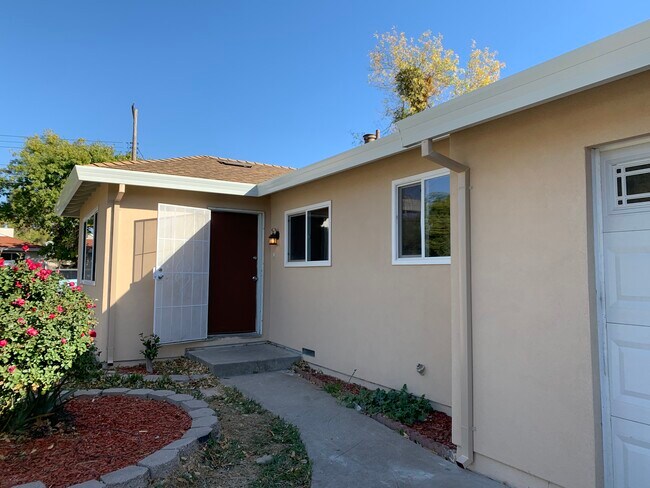 Entrance to home - 2252 Wyda Way