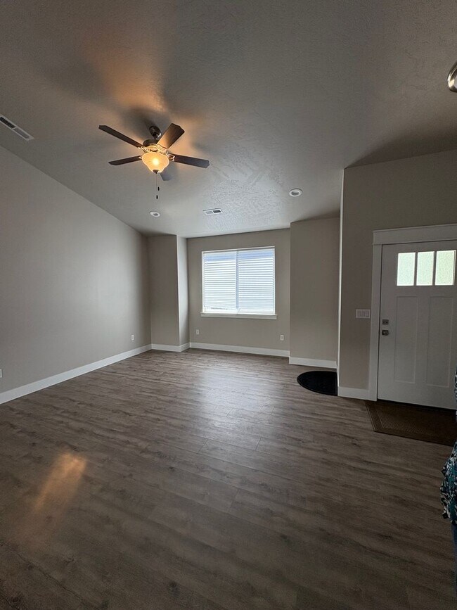 Foto del edificio - New home for Rent in Quincy!