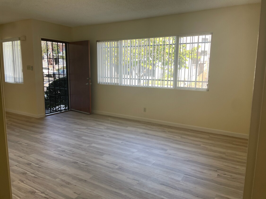 Foto principal - 350 E Plymouth St