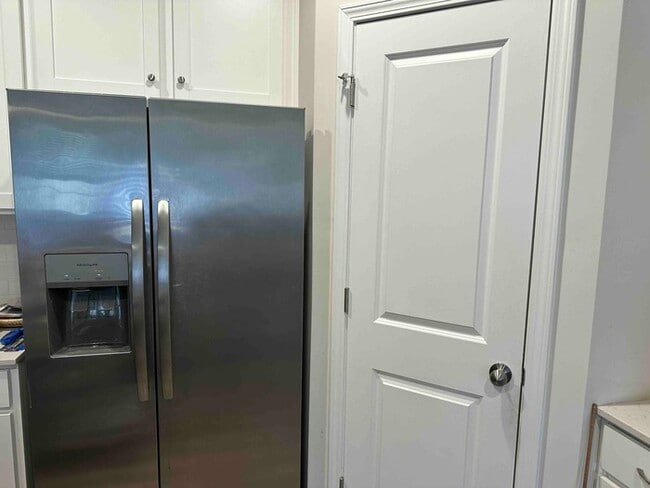 Photo - 261 E Compass Wy Townhome