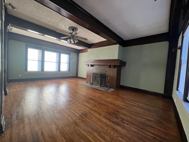 Foto del edificio - 417 W Columbia Ter