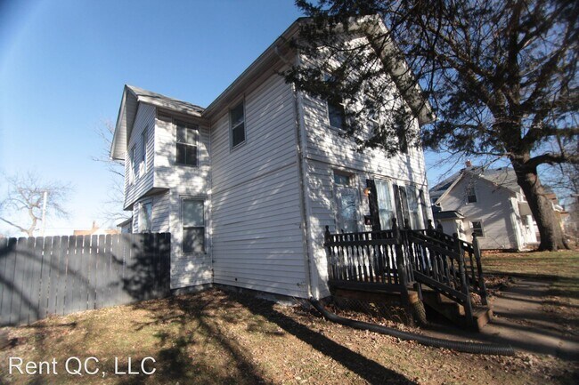 Building Photo - 4 br, 1 bath House - 804 W 14th St