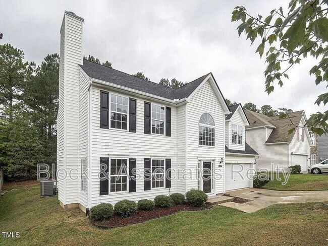Foto del edificio - 701 Holly Thorn Trace