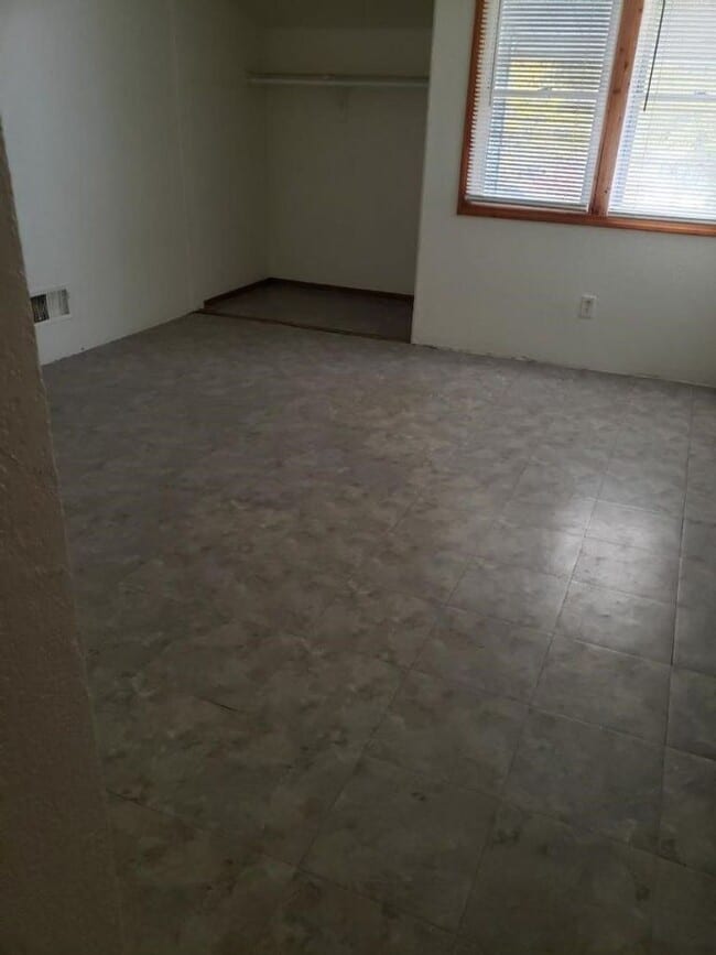 Building Photo - 9020H N. 95th Street - 4 Bedroom Townhouse