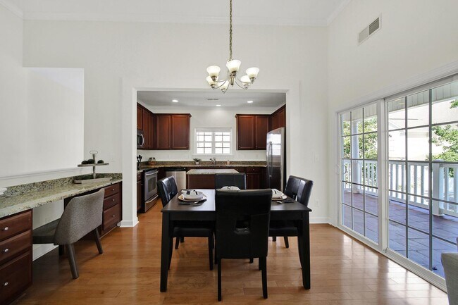 Foto del edificio - Lovely Two Bed Two Bath Townhome in Ballan...