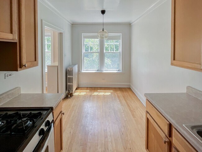 Foto del edificio - 1605 W Sunnyside Ave