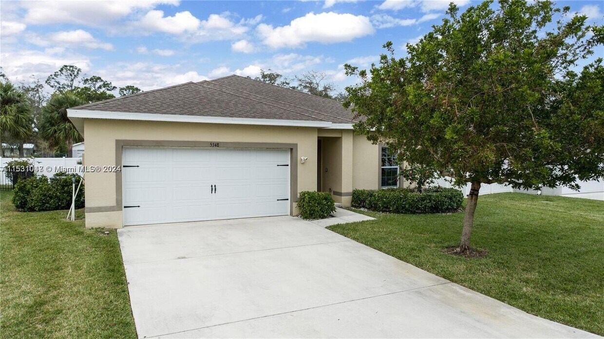 Foto principal - 5348 Oakland Lake Cir