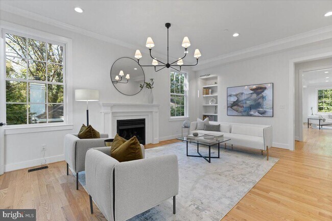 Building Photo - 5002 Hurst Terrace NW