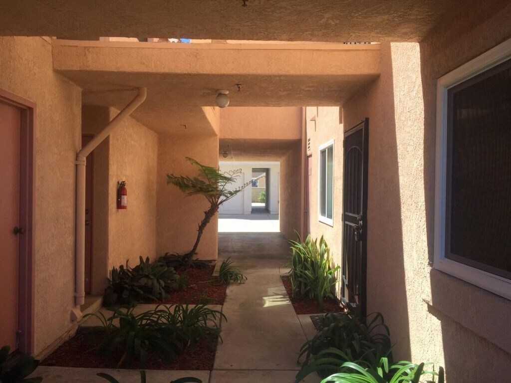 Foto principal - 17511 Newland St