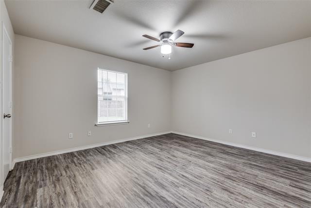 Foto del edificio - 321 Queens Ct S