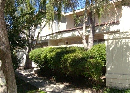 Primary Photo - 2111 Village Ln
