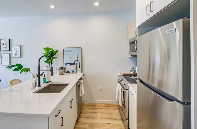 Foto del edificio - 75 Baldwin St