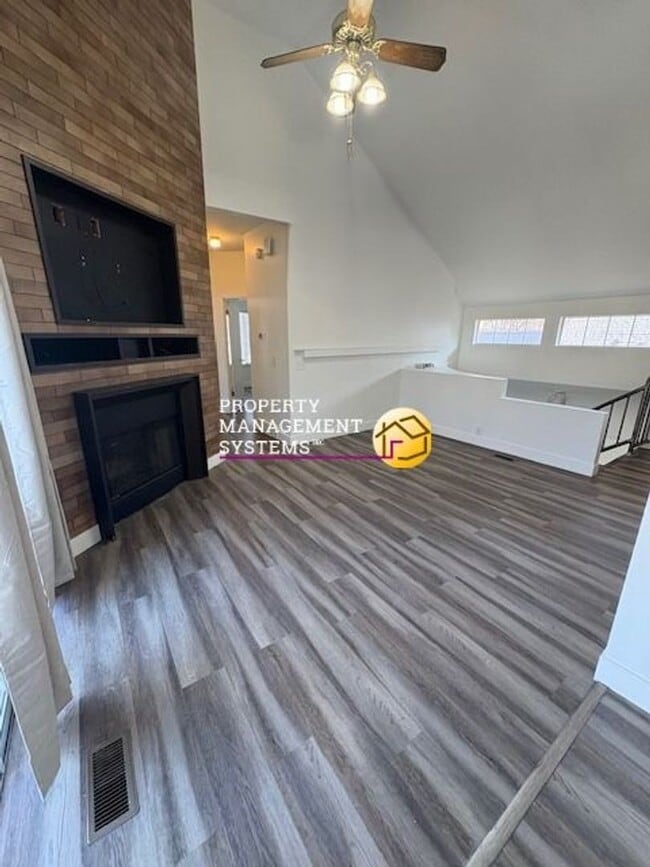 Building Photo - 2 Bedroom Condo in Taylorsville!