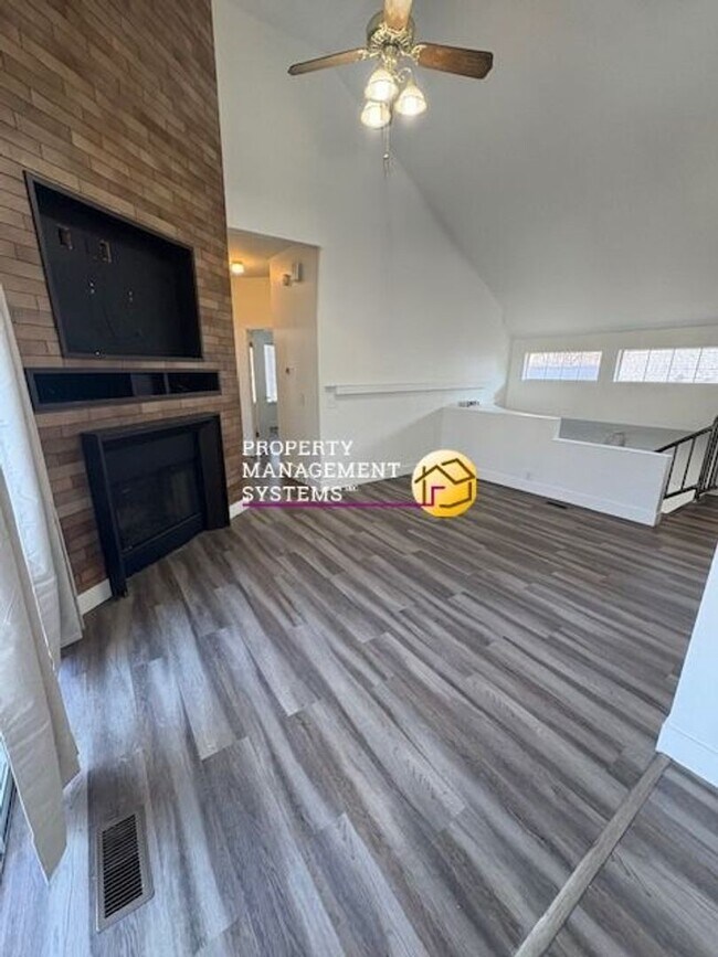 Foto del edificio - 2 Bedroom Condo in Taylorsville!