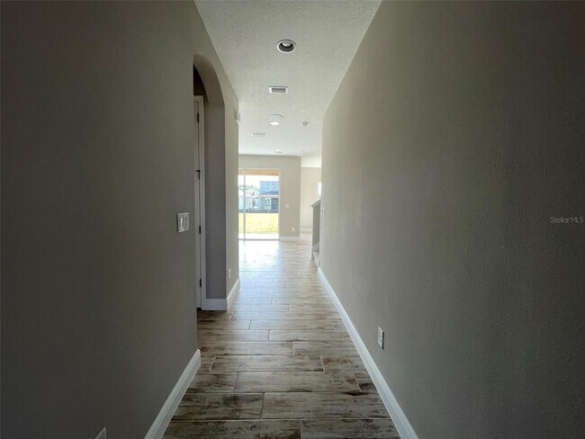 Foto del edificio - 5404 Tagalong Pl