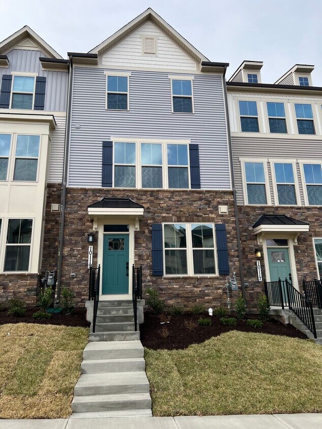 Gorgeous Townhome in New Market - Gorgeous  Townhome in New Market