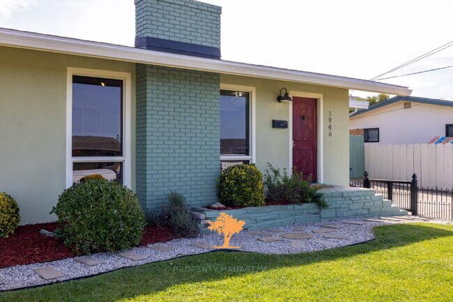 Foto del edificio - "Charming 3-Bedroom Coastal Retreat on Yos...