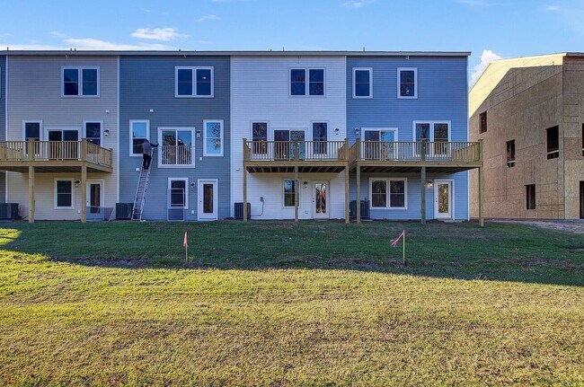 Foto del edificio - 1003 Pettiford Pl