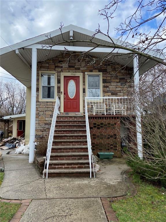 Primary Photo - 142 McLaughlin St