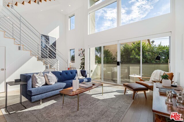 Foto del edificio - 5407 W Wilshire Vista Ln