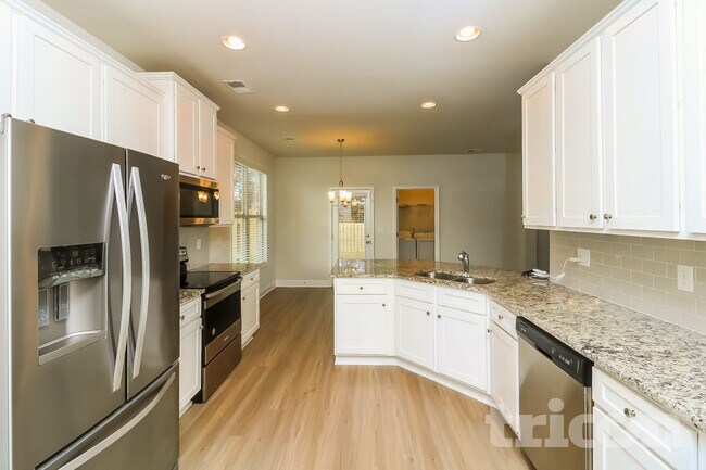 Foto del edificio - 404 Ireland Ln