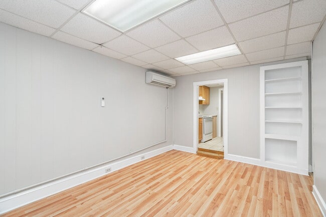Building Photo - 4806 Central Ave Pike