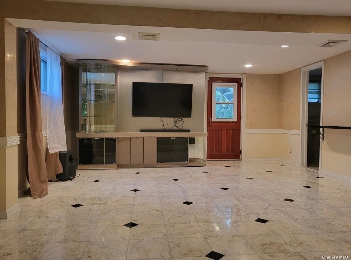 2235 Arthur St, Merrick, NY 11566 House Rental in Merrick, NY