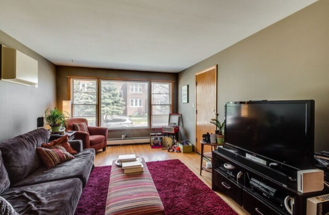 Living Room - 2239 W Winona St